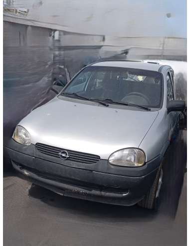 opel corsa b del año 2000