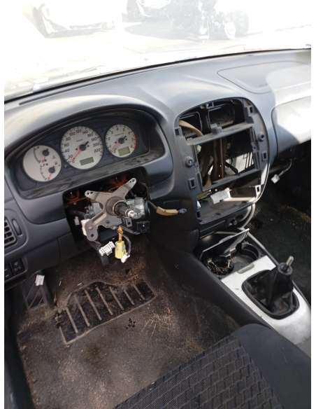 mazda 323 berlina f/s (bj) del año 2003