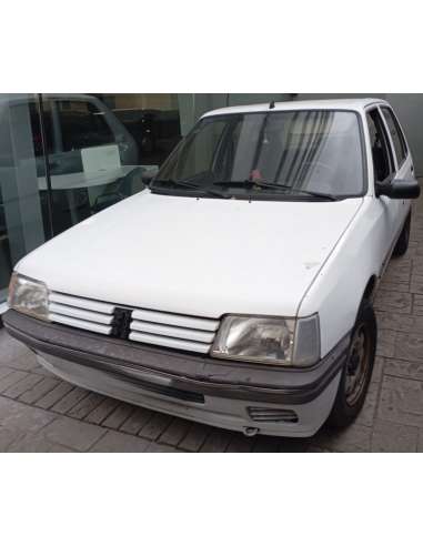 peugeot 205 berlina del año 1995
