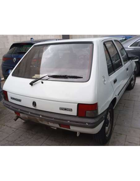 peugeot 205 berlina del año 1995