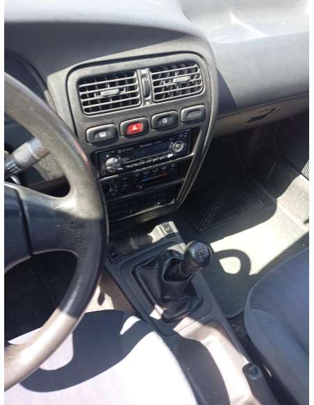 nissan primera berl./familiar (p10/w10) del año 1994
