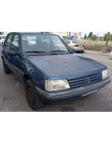 peugeot 205 berlina del año 1998