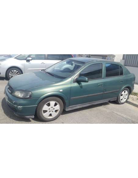 opel astra g berlina del año 2002
