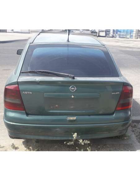 opel astra g berlina del año 2002