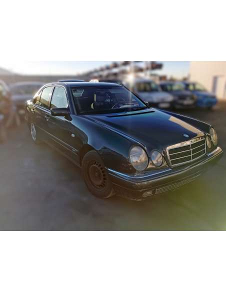 mercedes-benz clase e (w210) berlina del año 1996
