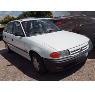 opel astra f berlina del año 1992