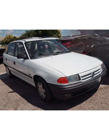 opel astra f berlina del año 1992