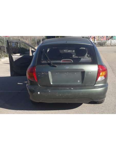 kia rio del año 2002