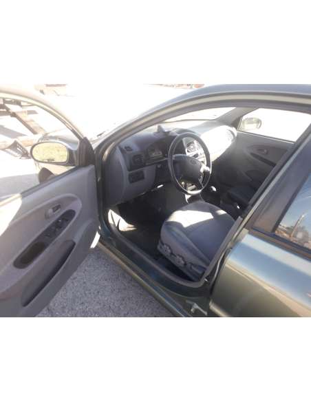 kia rio del año 2002