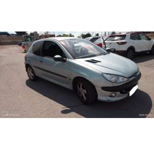 peugeot 206 berlina del año 2002
