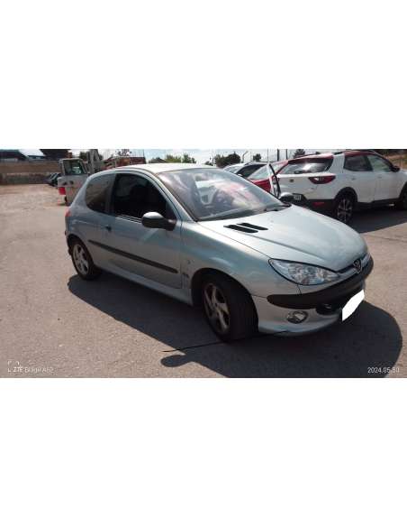 peugeot 206 berlina del año 2002