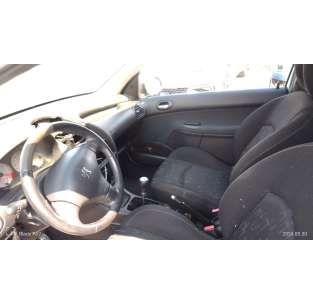 peugeot 206 berlina del año 2002 2