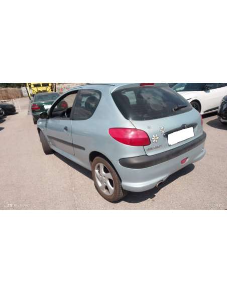 peugeot 206 berlina del año 2002