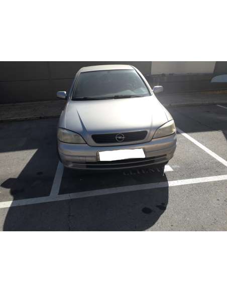 opel astra g berlina del año 2001