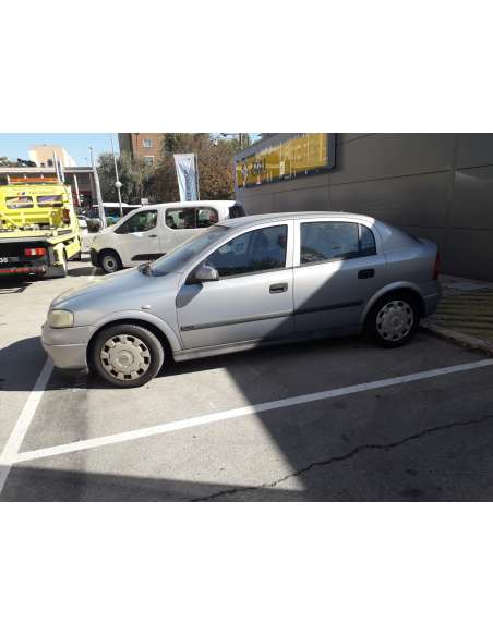opel astra g berlina del año 2001