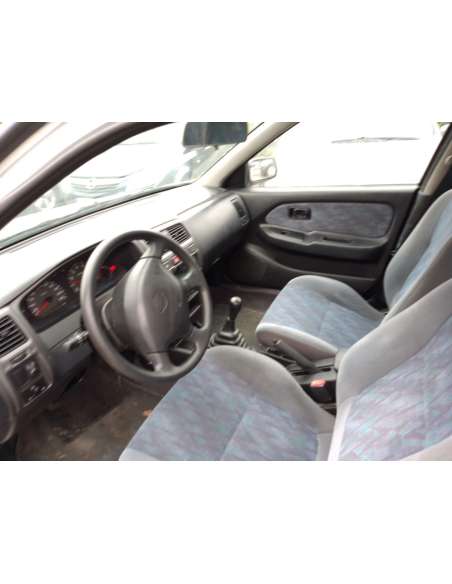 nissan almera (n15) del año 2000