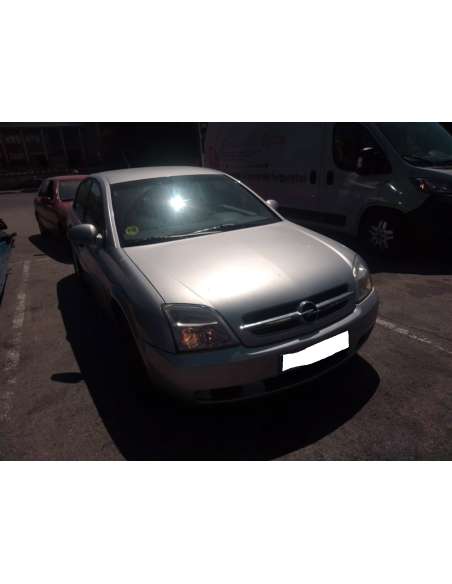 opel vectra c berlina del año 2002
