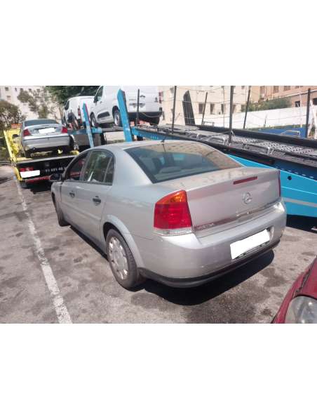 opel vectra c berlina del año 2002