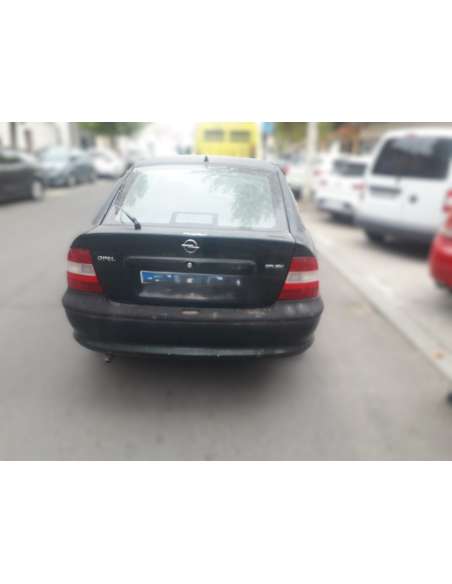 opel vectra b berlina del año 1998