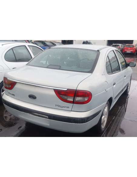 renault megane i classic (la0) del año 2000