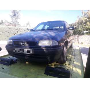 opel astra f berlina del año 1996
