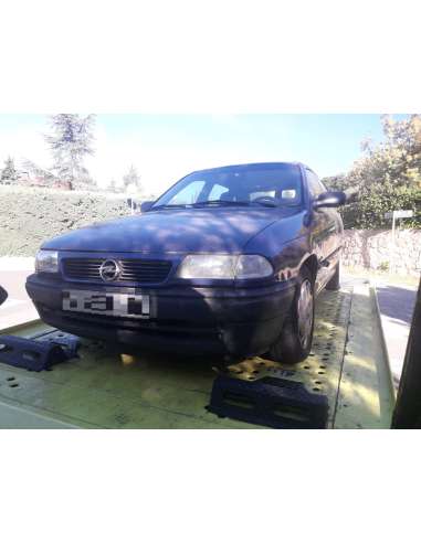 opel astra f berlina del año 1996