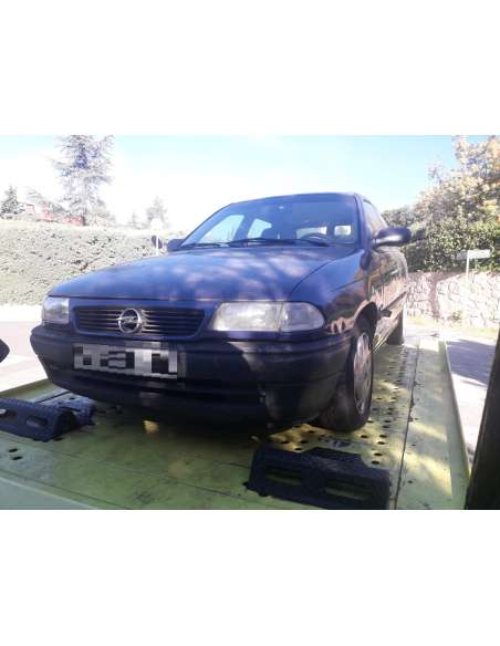 opel astra f berlina del año 1996