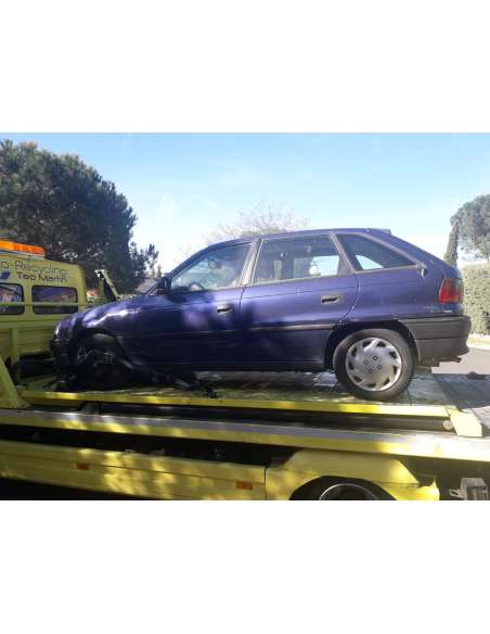 opel astra f berlina del año 1996