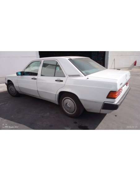 mercedes-benz clase c (w201) berlina del año 1992