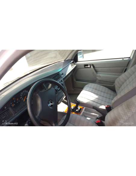 mercedes-benz clase c (w201) berlina del año 1992