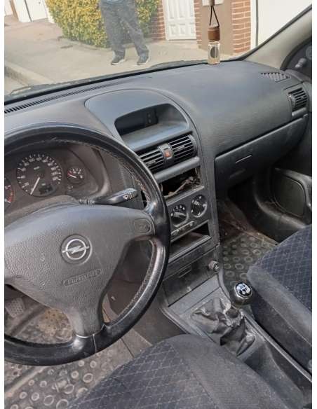 opel astra g berlina del año 2001