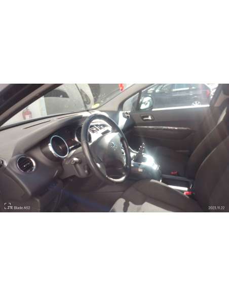 peugeot 5008 del año 2010