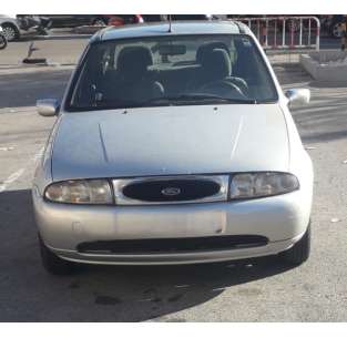 ford fiesta berlina del año 1999