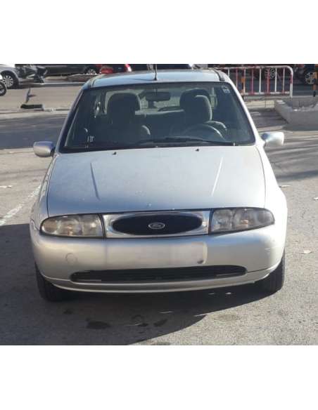 ford fiesta berlina del año 1999
