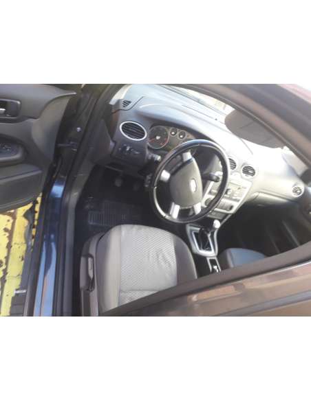 ford focus berlina (cap) del año 2006