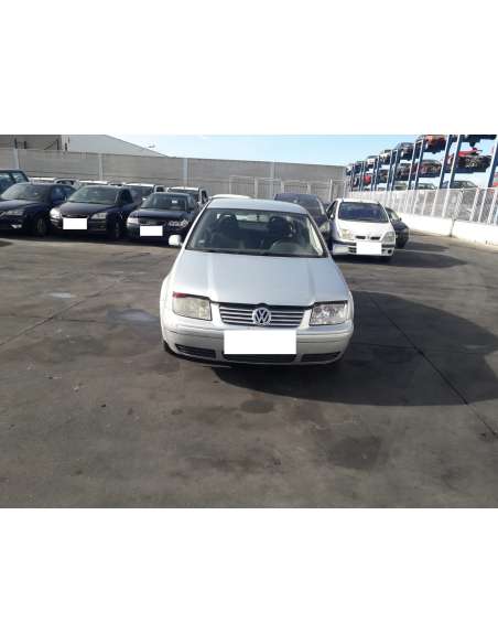 volkswagen bora berlina (1j2) del año 2000