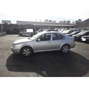 volkswagen bora berlina (1j2) del año 2000 2