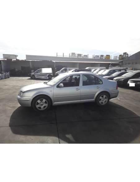 volkswagen bora berlina (1j2) del año 2000