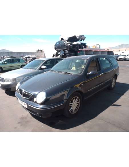 lancia lybra station wagon del año 2004