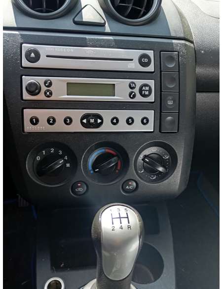 ford fiesta (cbk) del año 2006