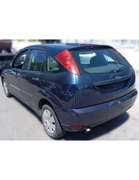ford focus berlina (cak) del año 2000