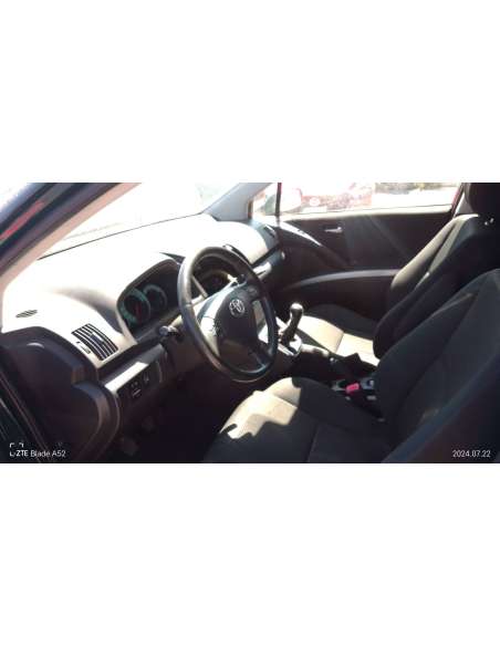 toyota corolla verso (r1) del año 2004