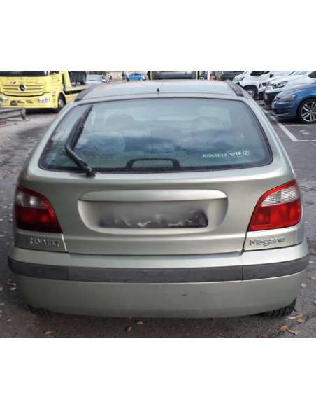 renault megane i fase 2 berlina (ba0) del año 2000
