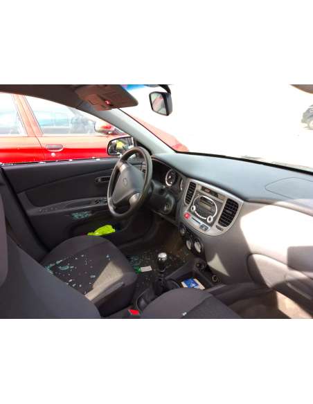 kia rio del año 2005