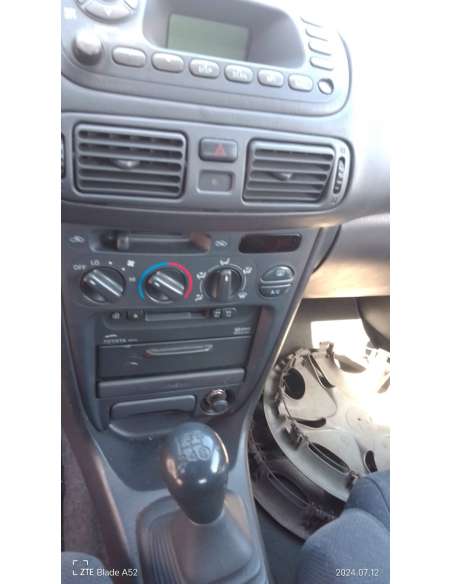 toyota corolla (e11) del año 2000