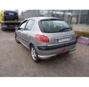 peugeot 206 berlina del año 2005 2