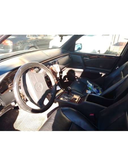 mercedes-benz clase e (w210) berlina del año 1995