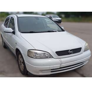 opel astra g berlina del año 2004