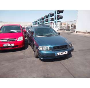 volvo v40 familiar del año 1999