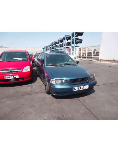 volvo v40 familiar del año 1999